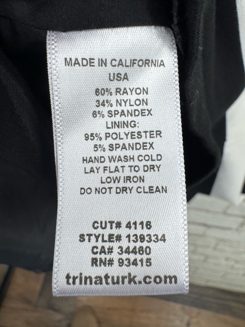 Trina Turk Striped Sheath Dress Size 12 Black White Sleeveless Square Neck - Picture 9 of 13